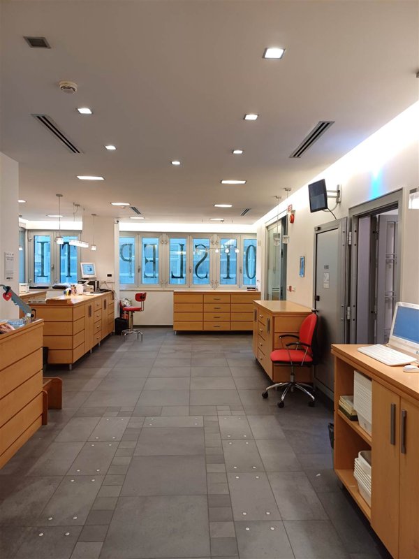ufficio in vendita a Bari in zona Murat