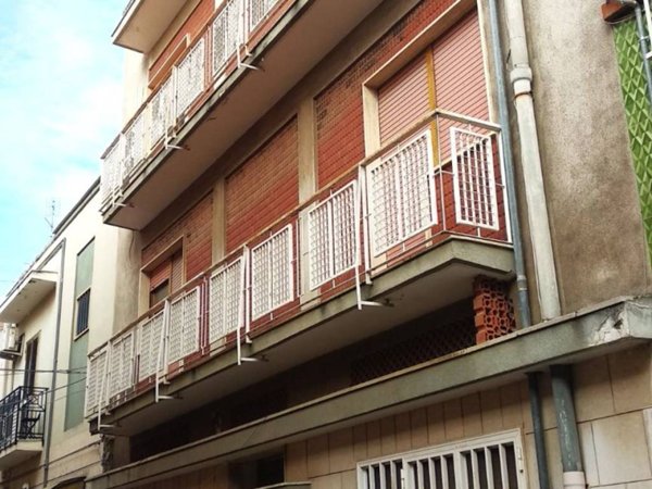 intera palazzina in vendita a Bari in zona Ceglie del Campo