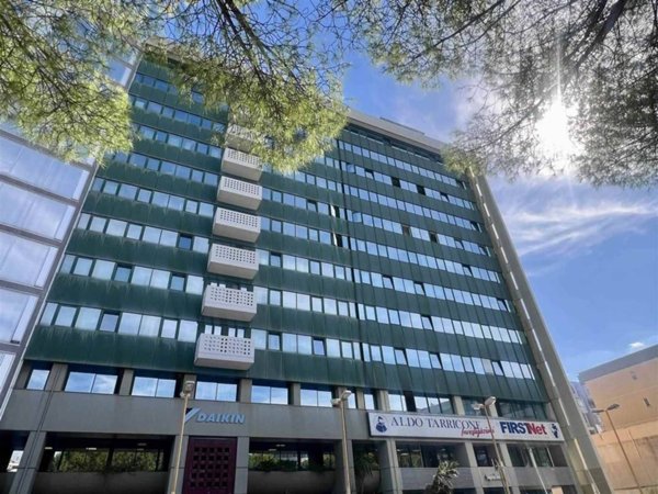 ufficio in vendita a Bari in zona Poggiofranco