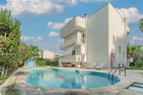 casa indipendente in vendita a Bari in zona Murat