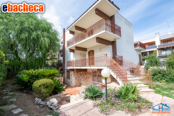 casa indipendente in vendita a Bari in zona Poggiofranco