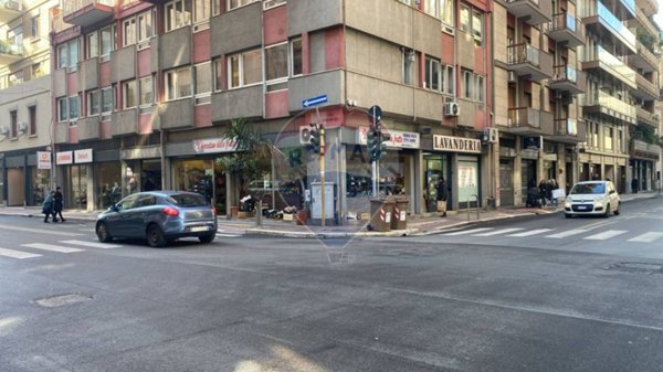 ufficio in vendita a Bari in zona Murat
