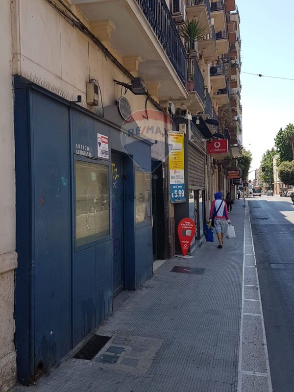 locale commerciale in vendita a Bari in zona Libertà