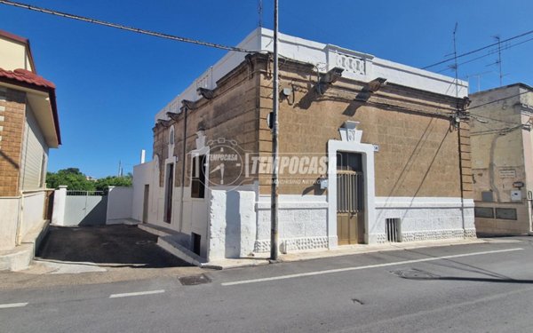 casa indipendente in vendita a Bari in zona Ceglie del Campo