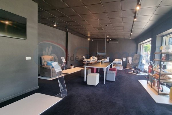 locale commerciale in vendita a Bari in zona San Pasquale