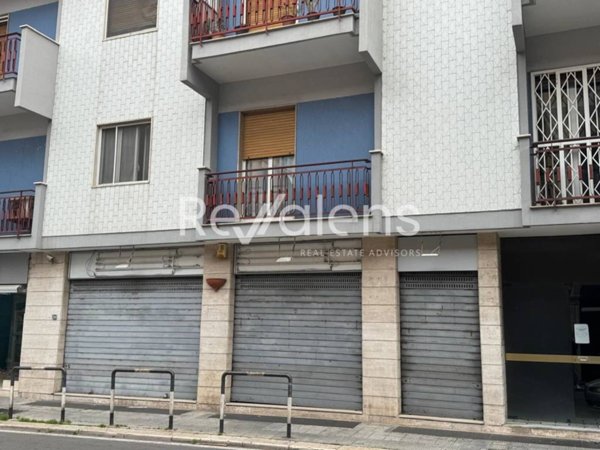 negozio in vendita a Bari in zona Carrassi