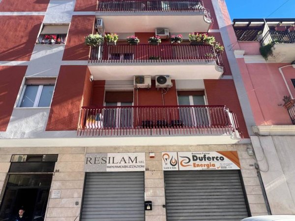 negozio in vendita a Bari in zona Libertà
