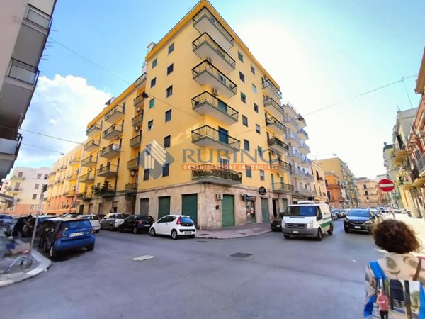 locale commerciale in vendita a Bari