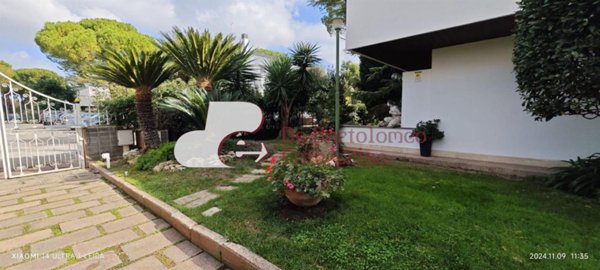casa indipendente in vendita a Bari in zona Parco Adria