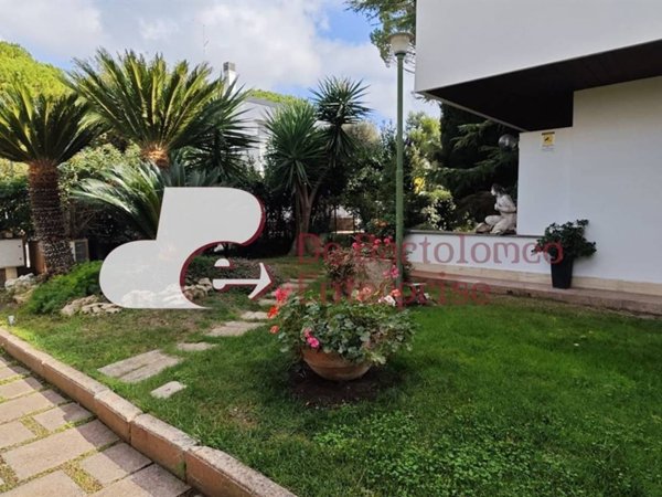 casa indipendente in vendita a Bari in zona Parco Adria