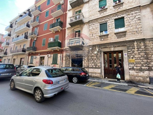 locale commerciale in vendita a Bari in zona Libertà
