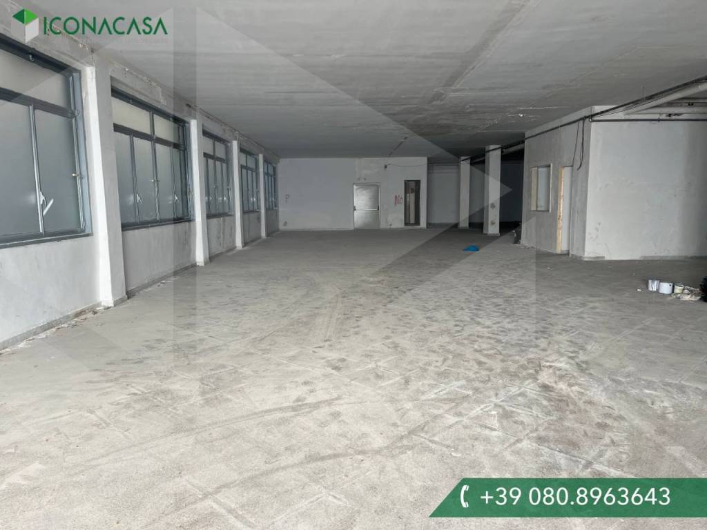 locale commerciale in vendita a Bari in zona Japigia