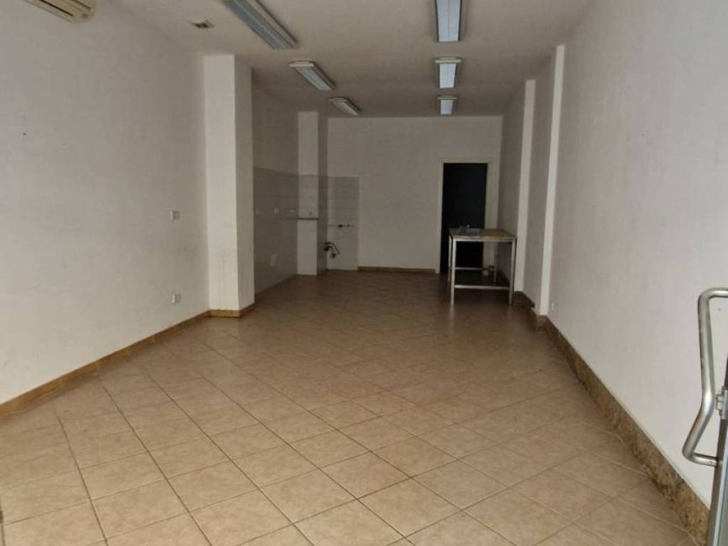 negozio in vendita a Bari in zona San Pasquale
