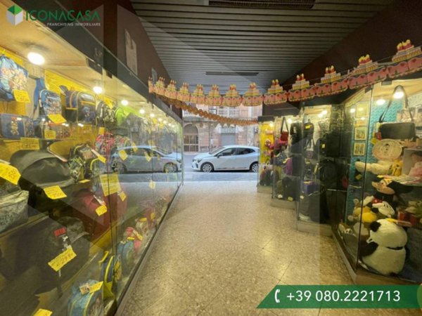 negozio in vendita a Bari in zona Murat