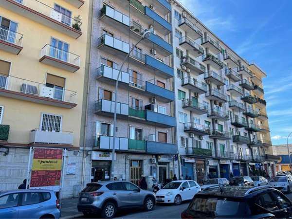 negozio in vendita a Bari in zona Libertà