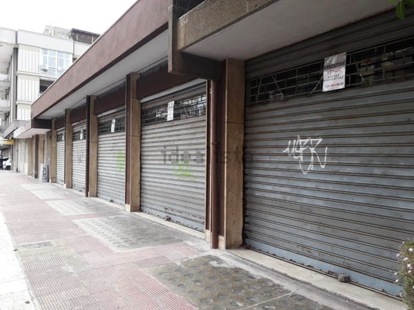 locale commerciale in vendita a Bari in zona Picone