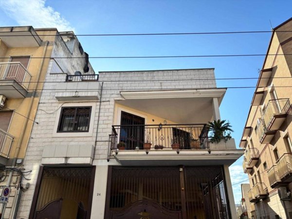 casa indipendente in vendita a Bari in zona Murat