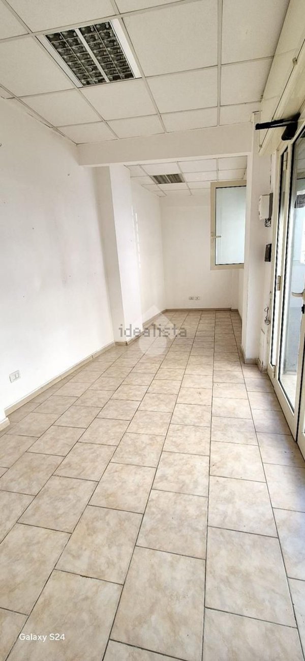 locale commerciale in vendita a Bari in zona Carrassi