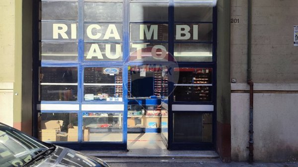 ufficio in vendita a Bari in zona Libertà