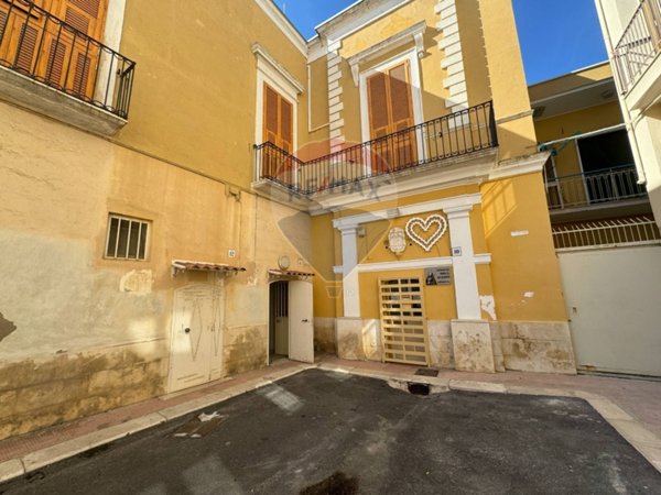 locale commerciale in vendita a Bari in zona Ceglie del Campo