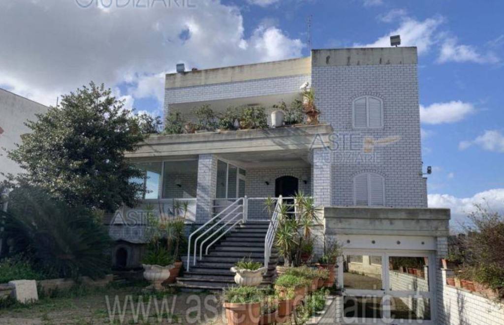 casa indipendente in vendita a Bari in zona Fesca