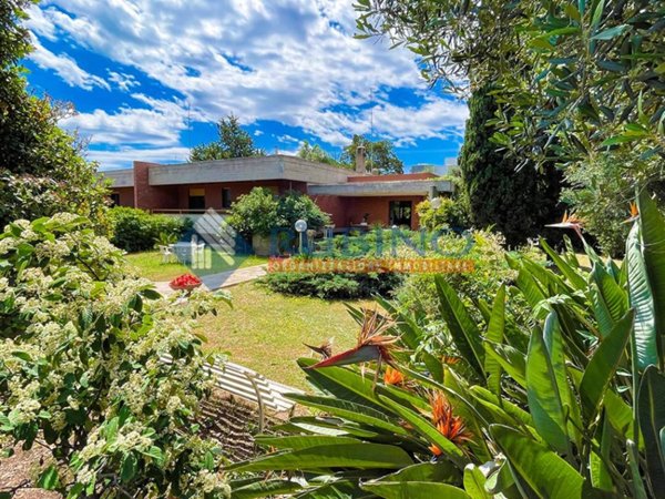 casa indipendente in vendita a Bari in zona Poggiofranco