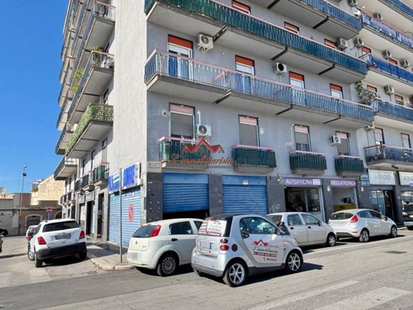 negozio in vendita a Bari in zona Libertà