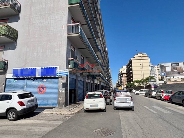 negozio in vendita a Bari in zona Libertà