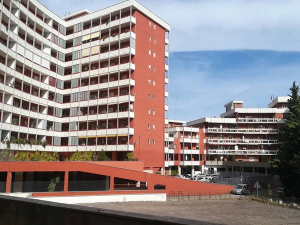 negozio in vendita a Bari in zona Poggiofranco