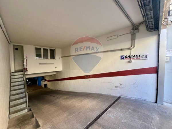ufficio in vendita a Bari in zona Picone