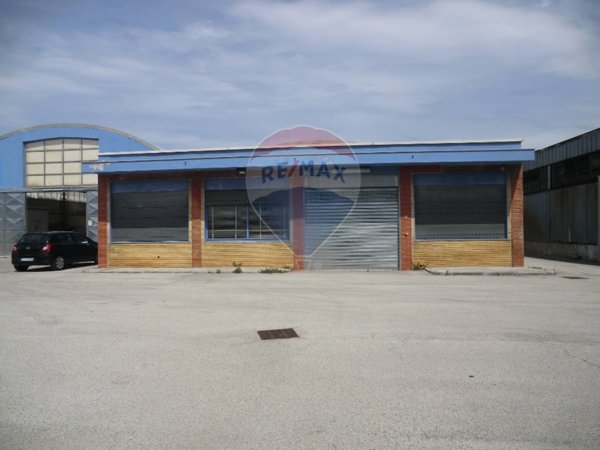 ufficio in vendita a Bari in zona San Giorgio