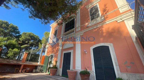 casa indipendente in vendita a Bari in zona Torre a Mare