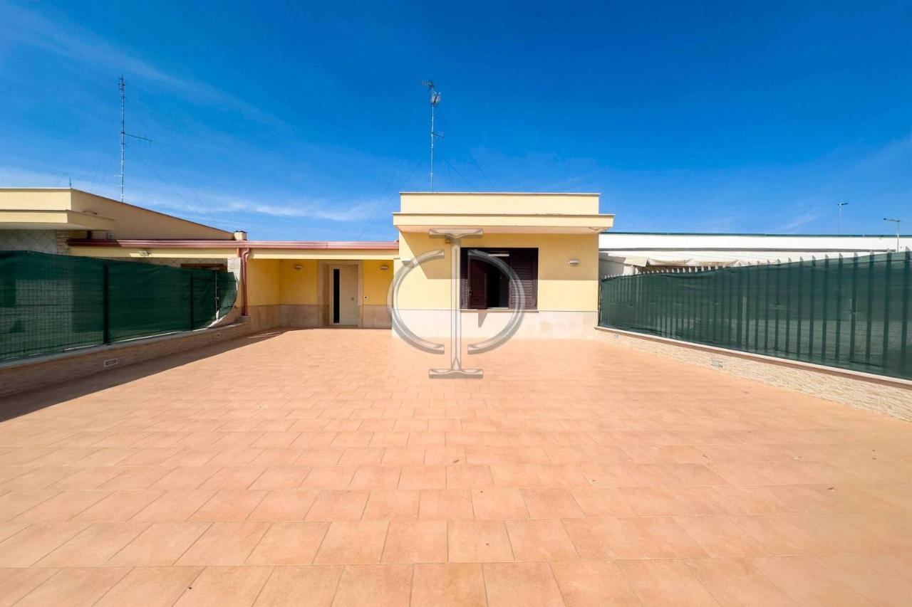 casa indipendente in vendita a Bari in zona Poggiofranco