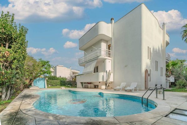 casa indipendente in vendita a Bari in zona Murat