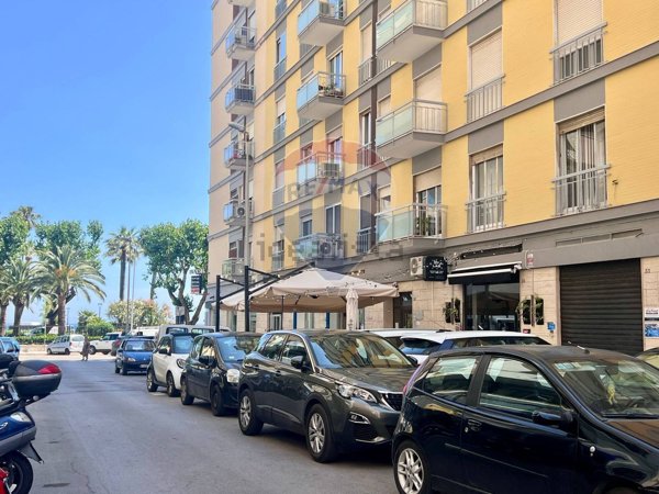 locale commerciale in vendita a Bari in zona Città Vecchia