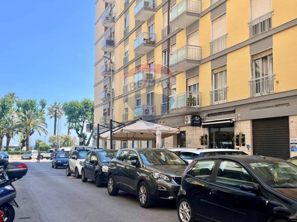 negozio in vendita a Bari in zona Murat