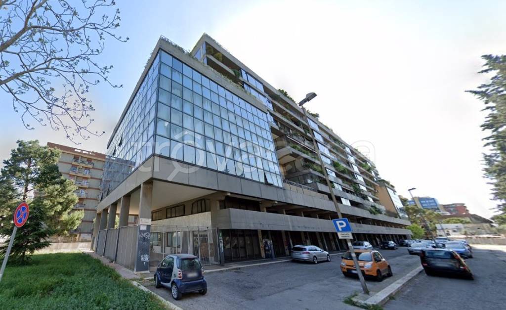 ufficio in vendita a Bari in zona Poggiofranco