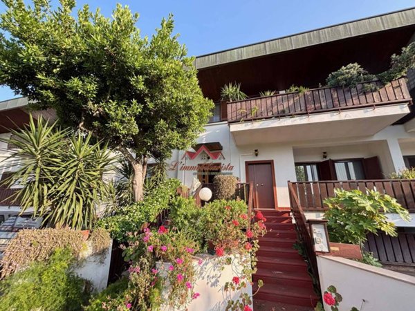 casa indipendente in vendita a Bari in zona Carbonara