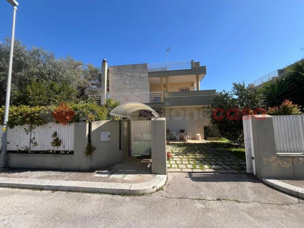 casa indipendente in vendita a Bari in zona Carbonara