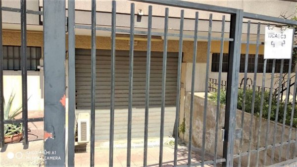 negozio in vendita a Bari in zona Mungivacca