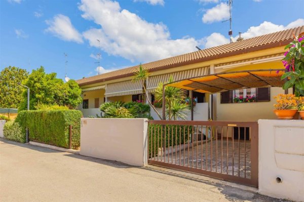 casa indipendente in vendita a Bari in zona Carbonara