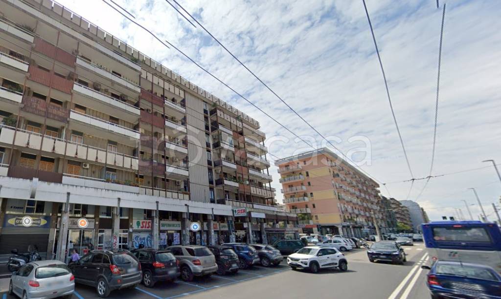 negozio in vendita a Bari in zona Carrassi