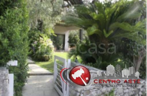 casa indipendente in vendita a Bari in zona Carbonara