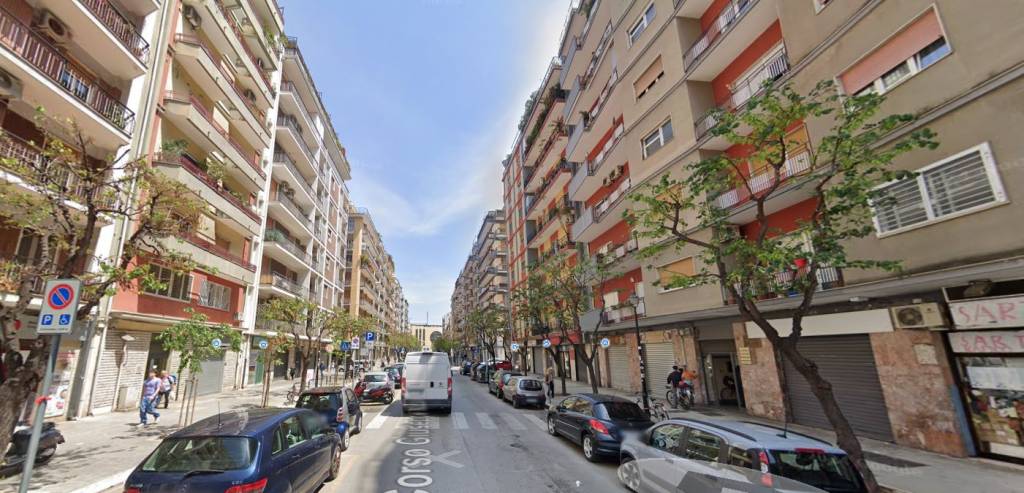 negozio in vendita a Bari in zona Libertà