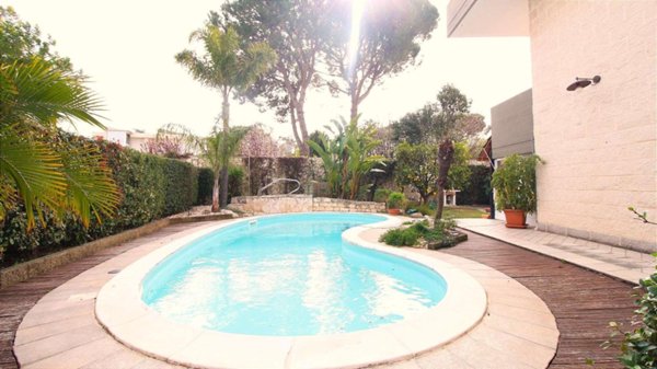 casa indipendente in vendita a Bari in zona Carrassi