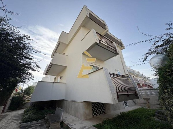 casa indipendente in vendita a Bari in zona Palese/Macchie