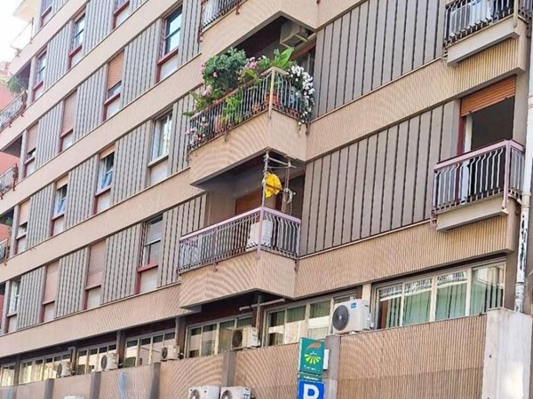locale commerciale in vendita a Bari in zona Murat