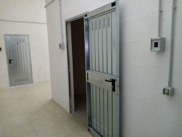 negozio in vendita a Bari in zona Poggiofranco