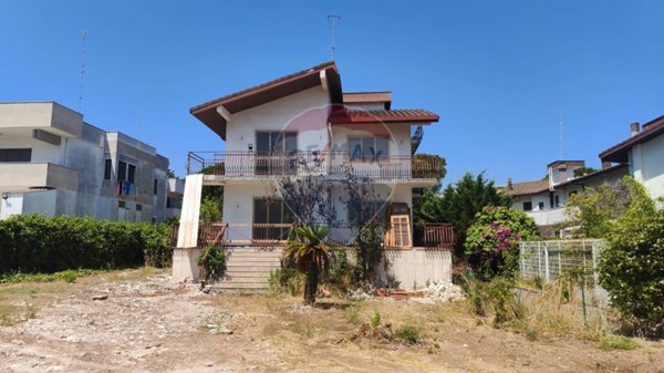 casa indipendente in vendita a Bari in zona Città Vecchia