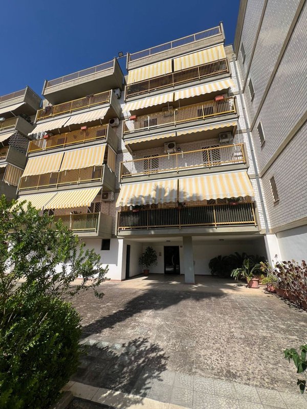 appartamento in vendita a Bari in zona Carbonara